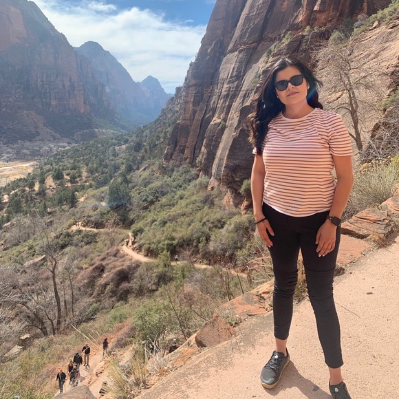 Meet your Posher, Lucero - Picture 2 of 2